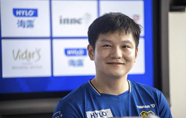 而且他在助 而且他在助